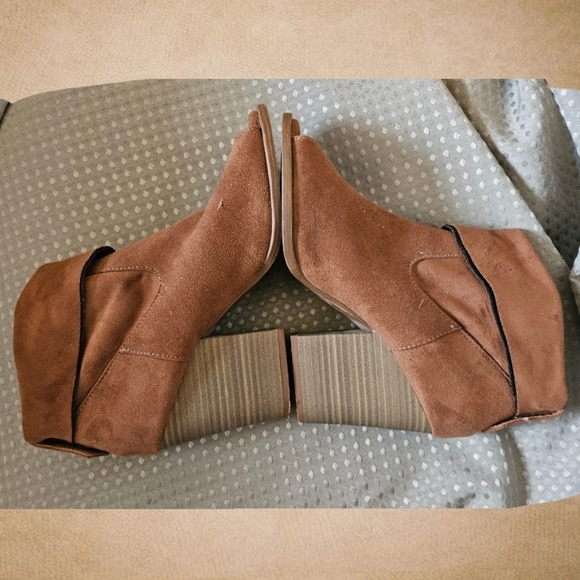 So Nochill Peep Toe Ankle Boots 3.5" Heel Faux Suede Block Heel Cognac Sz 6 - Picture 6 of 6